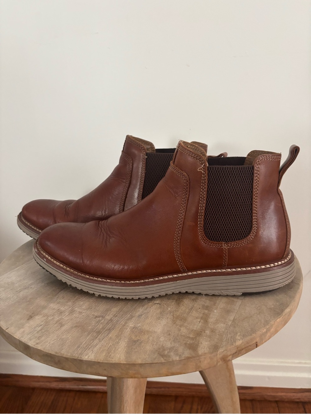 Johnston & Murphy Chestnut Brown Leather Chukka Chelsea Boots